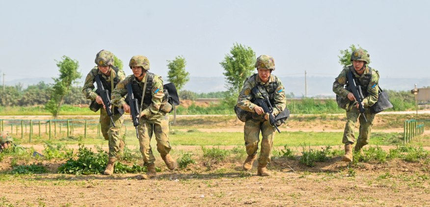 石家庄军拓企业管理咨询有限公司野外训练